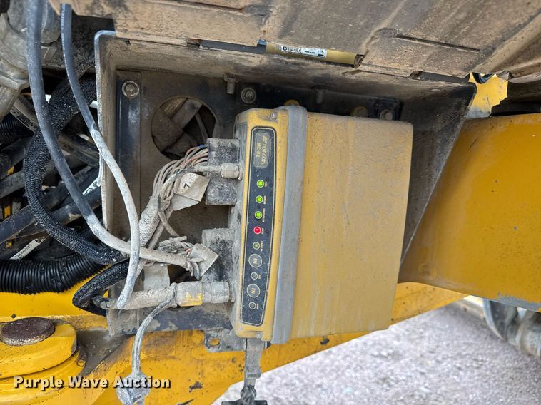 image for item EH0242 2018 John Deere 872G motor grader