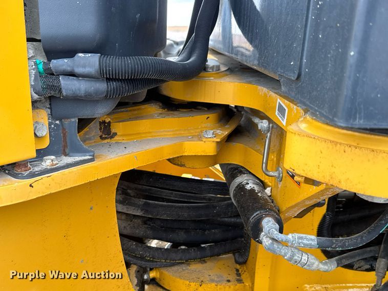 image for item EH0242 2018 John Deere 872G motor grader