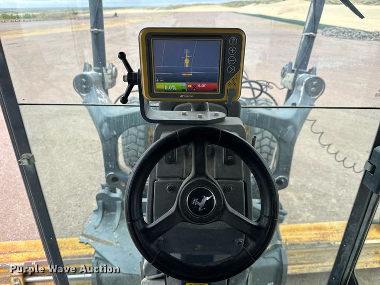 image for item EH0242 2018 John Deere 872G motor grader