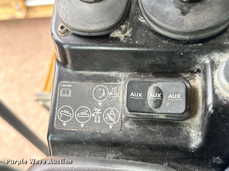 image for item EH0242 2018 John Deere 872G motor grader