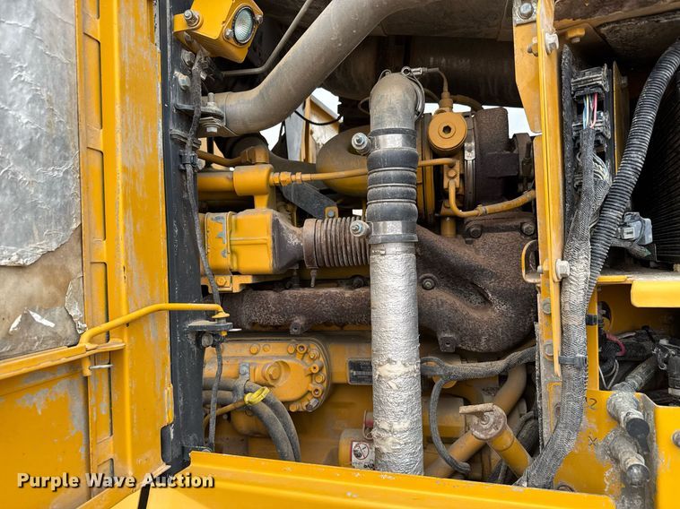 image for item EH0242 2018 John Deere 872G motor grader