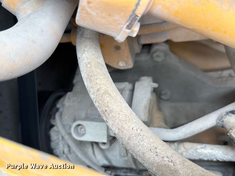 image for item EH0242 2018 John Deere 872G motor grader