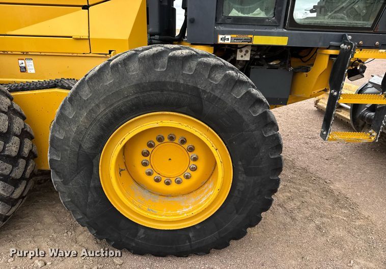 image for item EH0242 2018 John Deere 872G motor grader