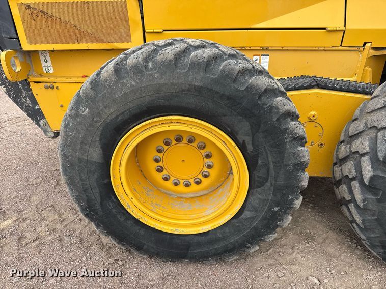 image for item EH0242 2018 John Deere 872G motor grader