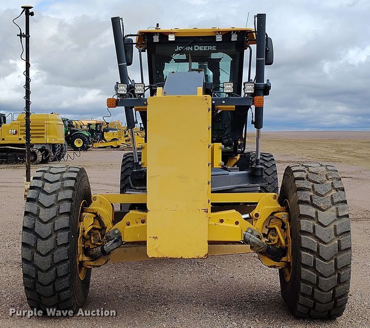 image for item EH0243 2018 John Deere 772G motor grader