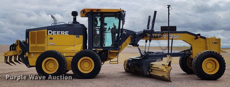 image for item EH0243 2018 John Deere 772G motor grader