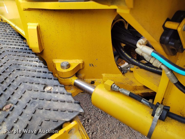 image for item EH0243 2018 John Deere 772G motor grader