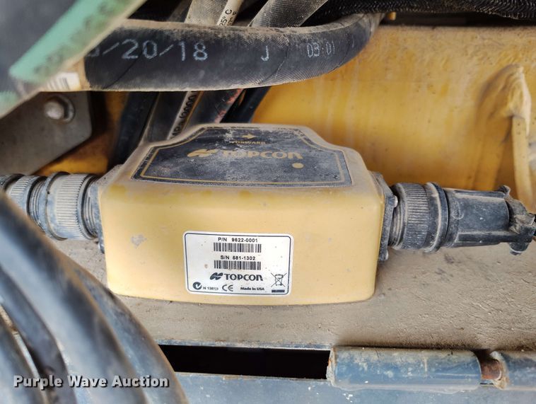 image for item EH0243 2018 John Deere 772G motor grader