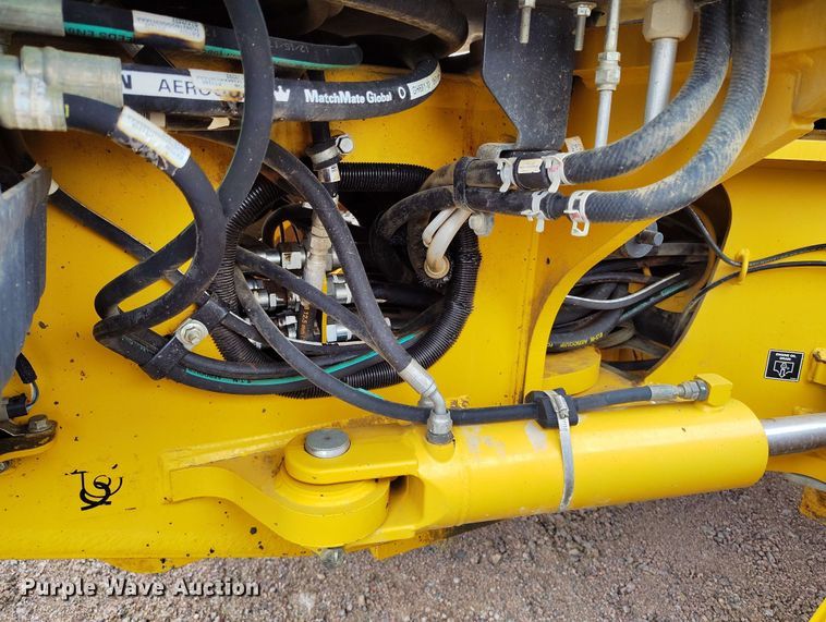 image for item EH0243 2018 John Deere 772G motor grader
