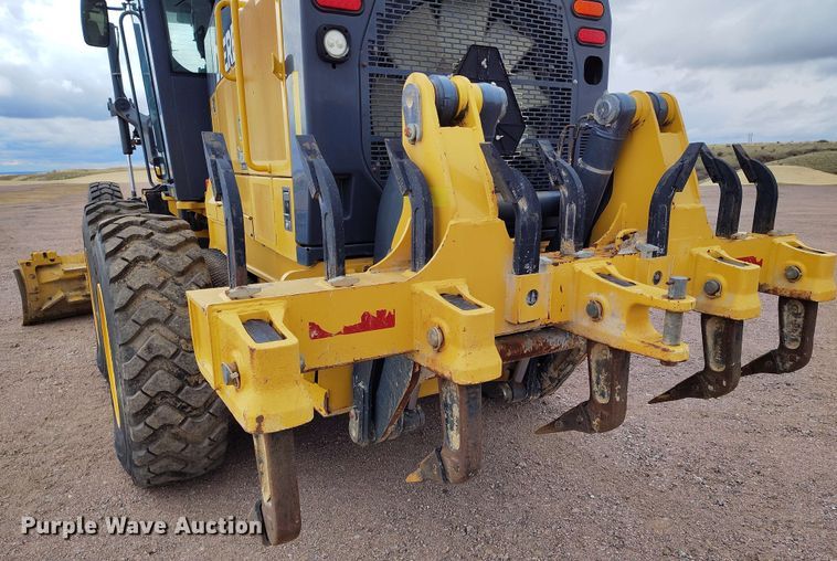 image for item EH0243 2018 John Deere 772G motor grader