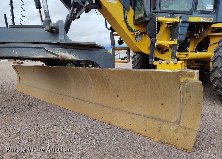 image for item EH0243 2018 John Deere 772G motor grader