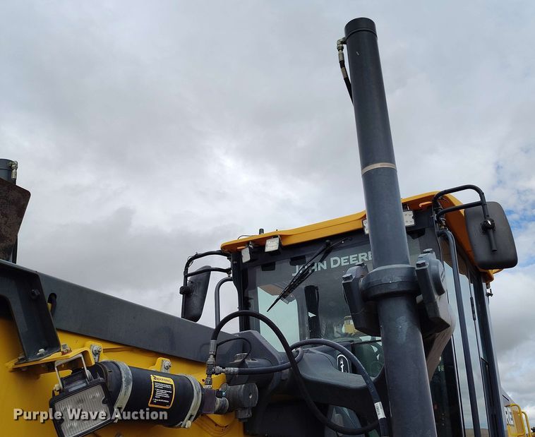 image for item EH0243 2018 John Deere 772G motor grader