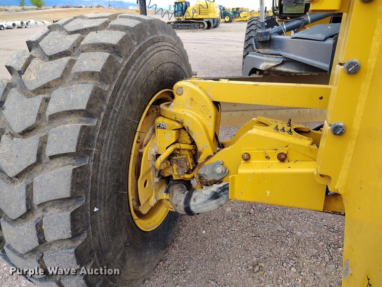 image for item EH0243 2018 John Deere 772G motor grader