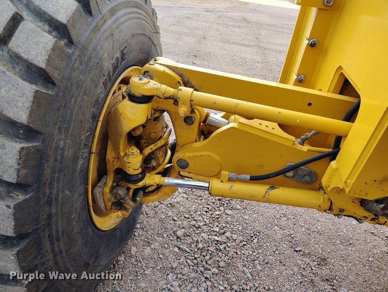 image for item EH0243 2018 John Deere 772G motor grader