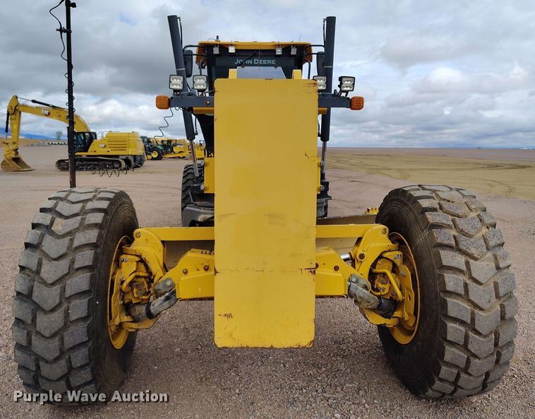 image for item EH0243 2018 John Deere 772G motor grader