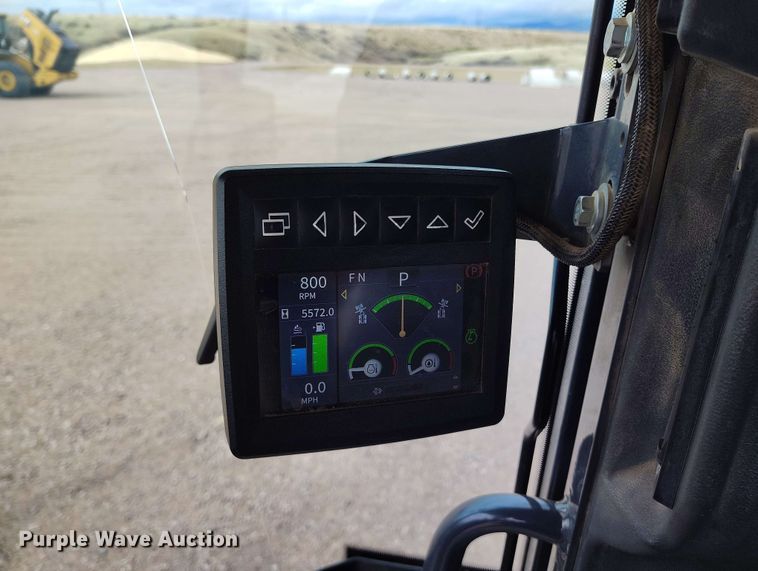 image for item EH0243 2018 John Deere 772G motor grader