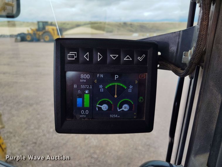 image for item EH0243 2018 John Deere 772G motor grader