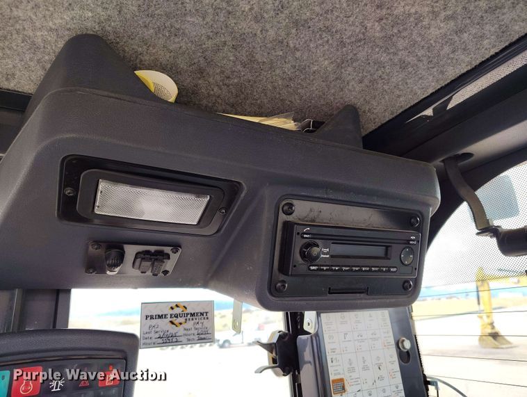 image for item EH0243 2018 John Deere 772G motor grader