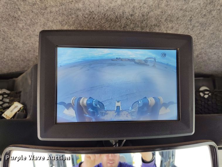 image for item EH0243 2018 John Deere 772G motor grader