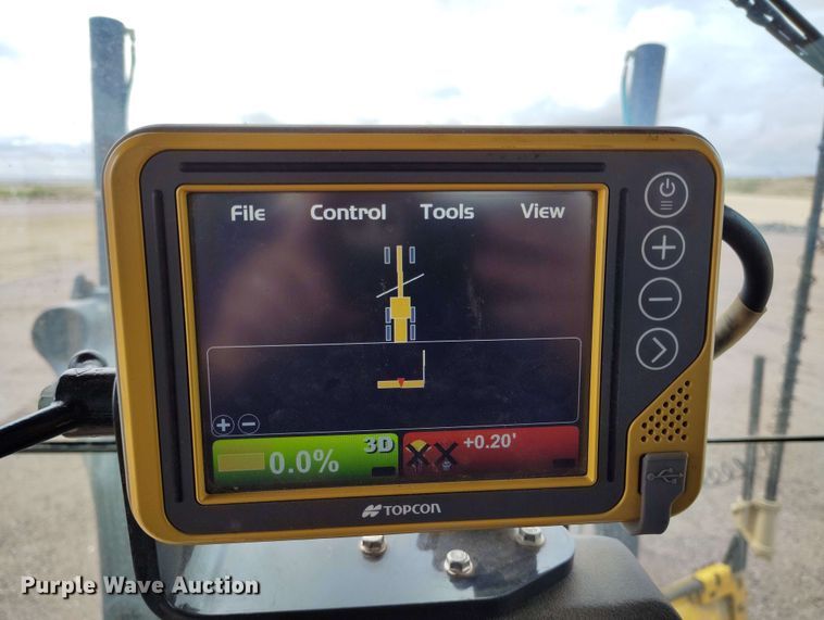 image for item EH0243 2018 John Deere 772G motor grader