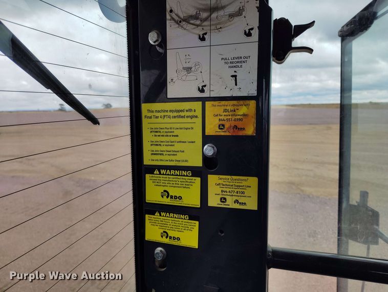 image for item EH0243 2018 John Deere 772G motor grader