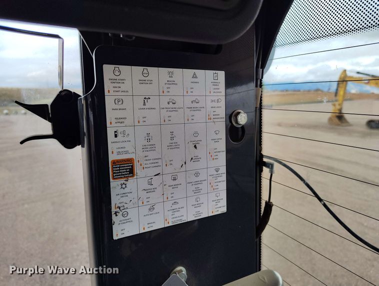 image for item EH0243 2018 John Deere 772G motor grader