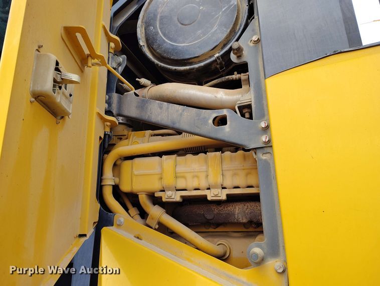 image for item EH0243 2018 John Deere 772G motor grader