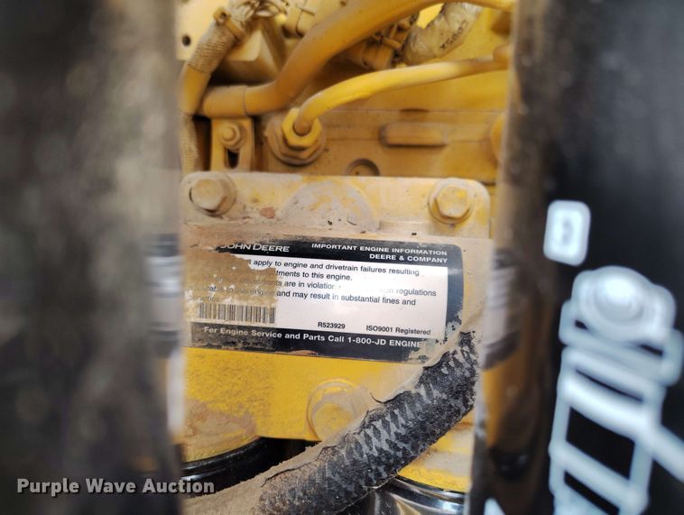 image for item EH0243 2018 John Deere 772G motor grader