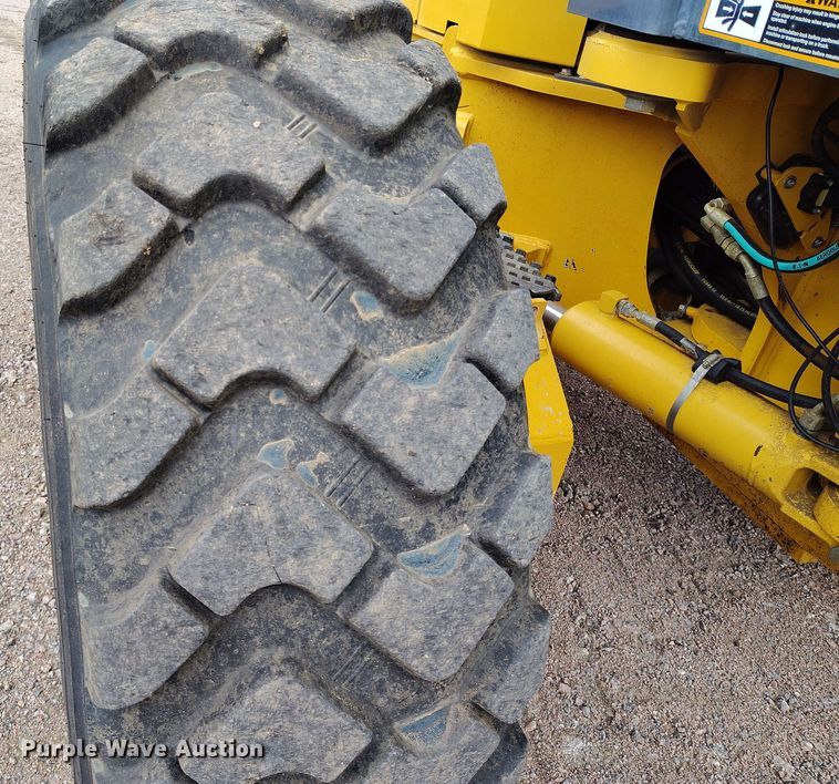 image for item EH0243 2018 John Deere 772G motor grader