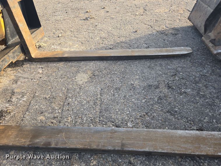 image for item EH0244 2018 John Deere 333G tracked skid steer loader