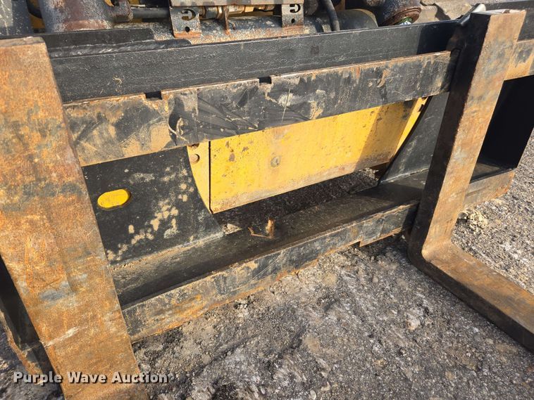 image for item EH0244 2018 John Deere 333G tracked skid steer loader