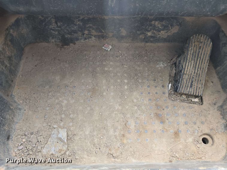 image for item EH0244 2018 John Deere 333G tracked skid steer loader