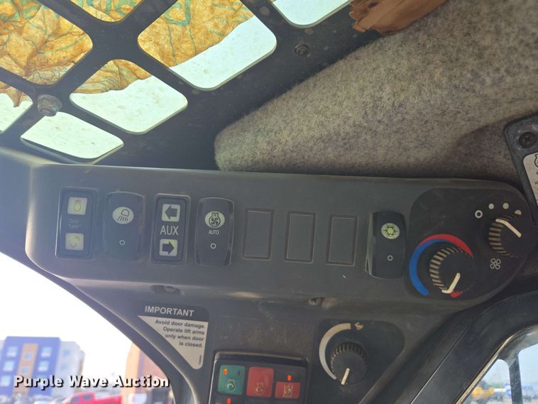 image for item EH0244 2018 John Deere 333G tracked skid steer loader