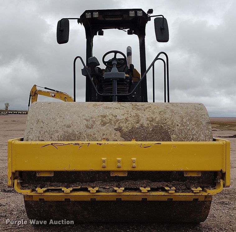 image for item EH0245 2016 Caterpillar CS56B single drum vibratory roller