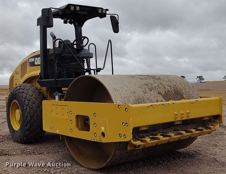 image for item EH0245 2016 Caterpillar CS56B single drum vibratory roller