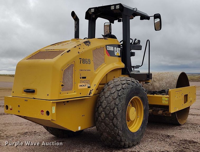 image for item EH0245 2016 Caterpillar CS56B single drum vibratory roller