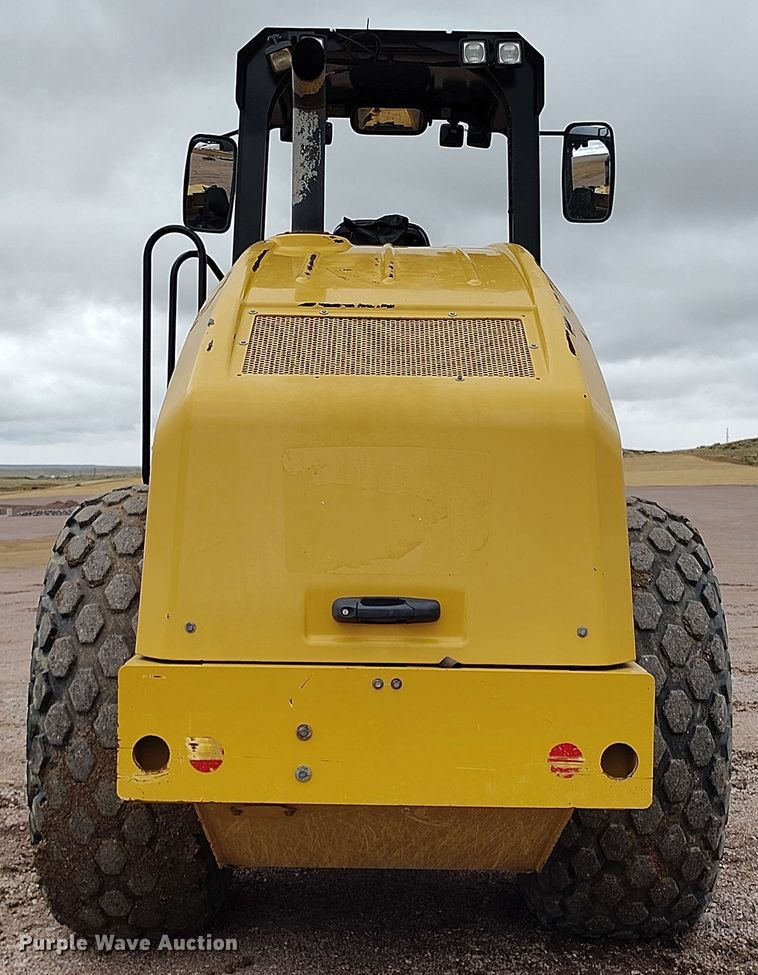 image for item EH0245 2016 Caterpillar CS56B single drum vibratory roller