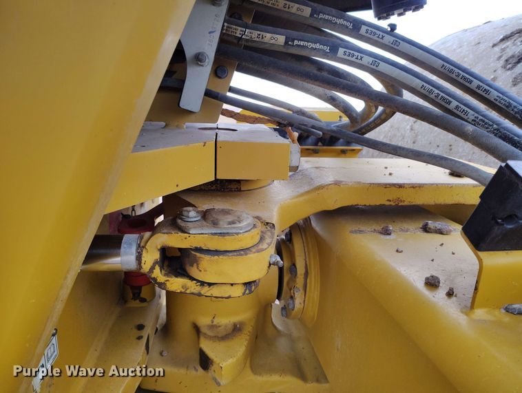 image for item EH0245 2016 Caterpillar CS56B single drum vibratory roller