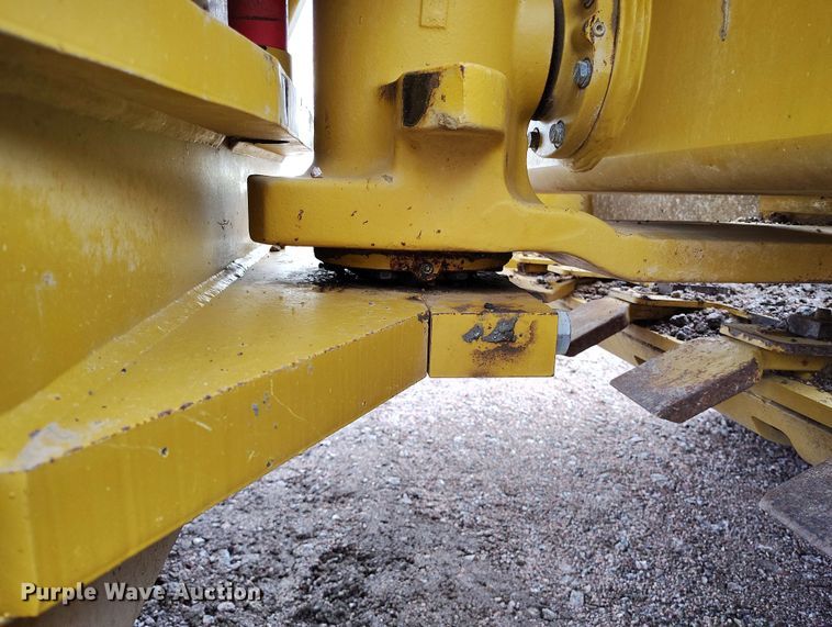 image for item EH0245 2016 Caterpillar CS56B single drum vibratory roller