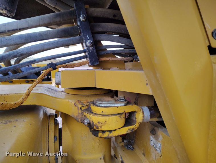 image for item EH0245 2016 Caterpillar CS56B single drum vibratory roller