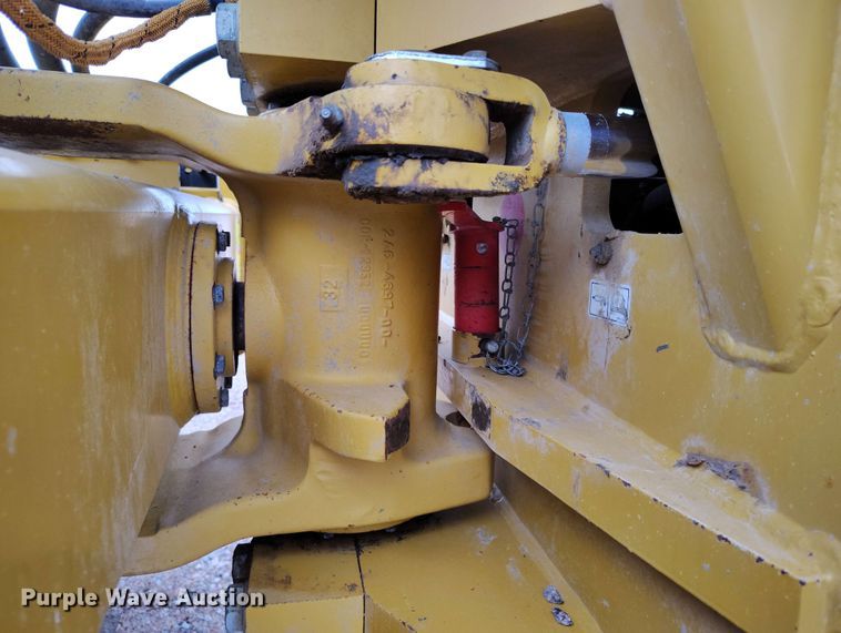 image for item EH0245 2016 Caterpillar CS56B single drum vibratory roller