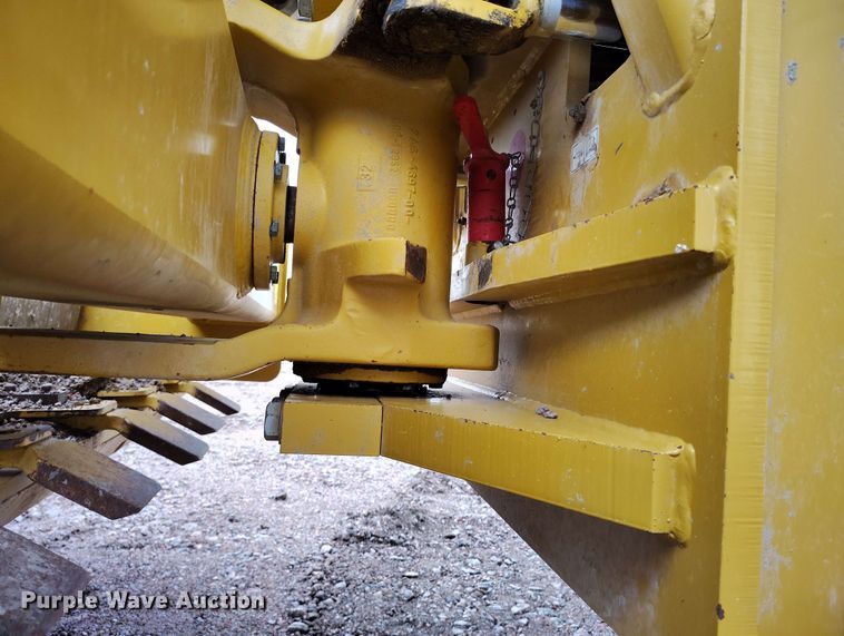 image for item EH0245 2016 Caterpillar CS56B single drum vibratory roller