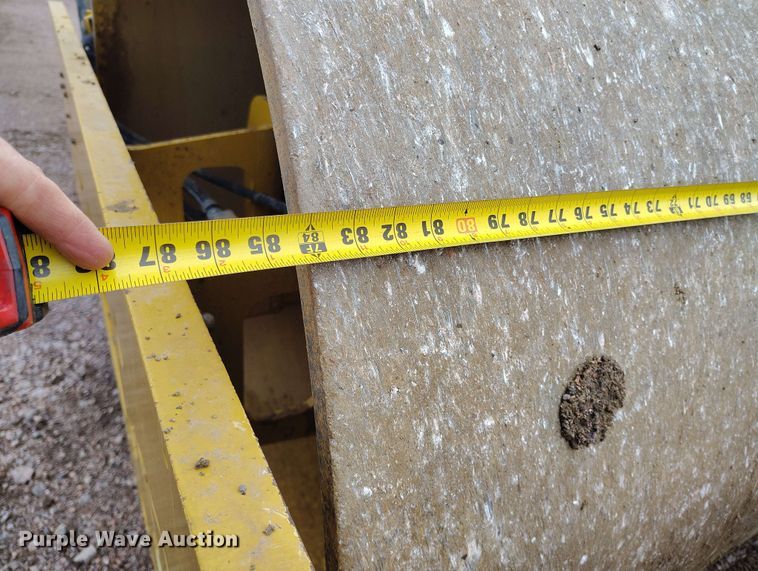 image for item EH0245 2016 Caterpillar CS56B single drum vibratory roller