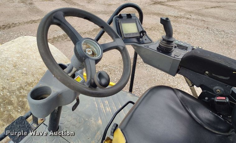 image for item EH0245 2016 Caterpillar CS56B single drum vibratory roller