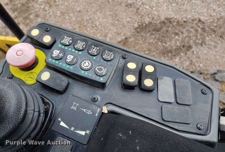 image for item EH0245 2016 Caterpillar CS56B single drum vibratory roller