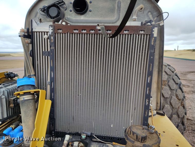 image for item EH0245 2016 Caterpillar CS56B single drum vibratory roller