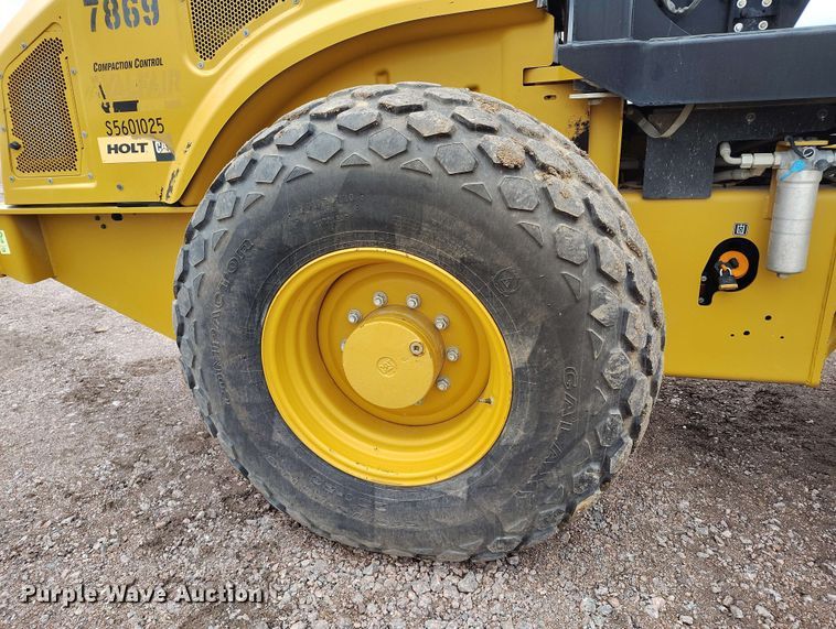 image for item EH0245 2016 Caterpillar CS56B single drum vibratory roller