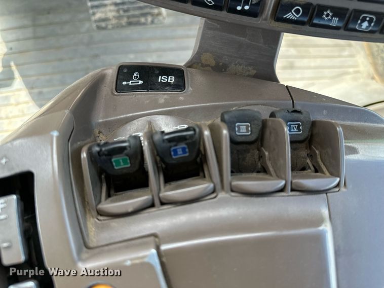 image for item EH0246 2018 John Deere 9470R  Scraper Special 4WD tractor