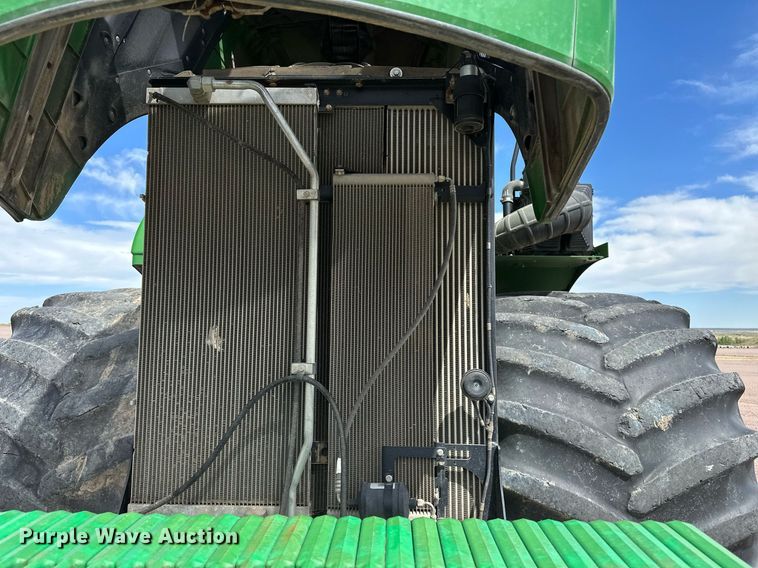 image for item EH0246 2018 John Deere 9470R  Scraper Special 4WD tractor