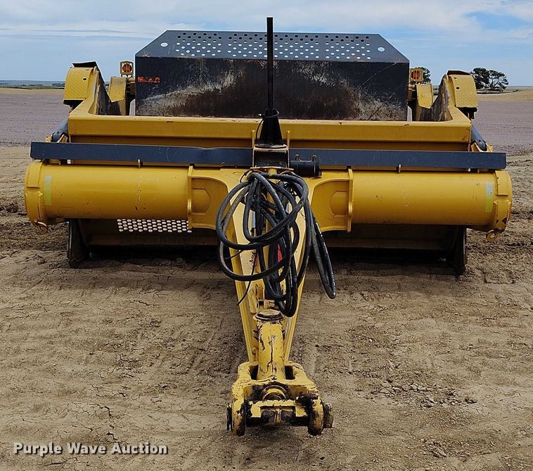 image for item EH0247 2018 John Deere 2010DE scraper